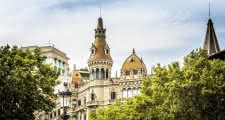 barcelona gaudi walking tour