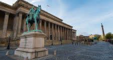 liverpool free tour meeting point at st georges hall