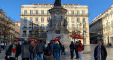 punto de encuentro del free tour de lisboa en praça luis de camoes