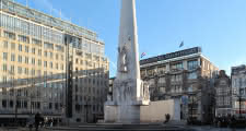 Amsterdam Free Tour Meeting Point at the Nationaal Monument on Dam Square